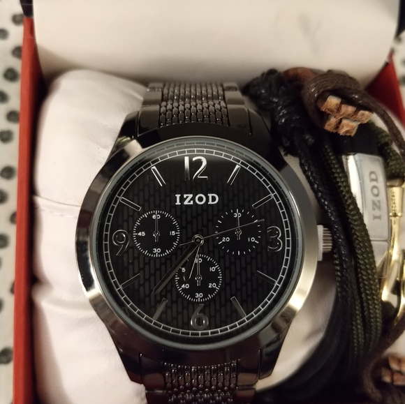 NEW! Men's Izod Watch w/ Bracelets - Picture 2 of 12